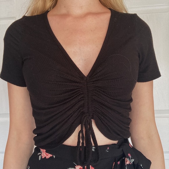 gaze Tops - Ruched Crop Top